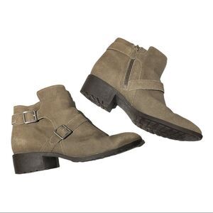 COLE HAAN | Womens Bootie Tan Rough Out Buckle Side Zip Ankle Boots | 9.5 B